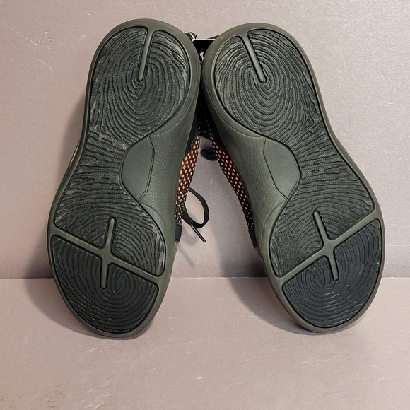 Shaq | Shoes | Shaq 3d Print Neon Athletic Sneaker Boys 6 Black Orange | Poshmark
